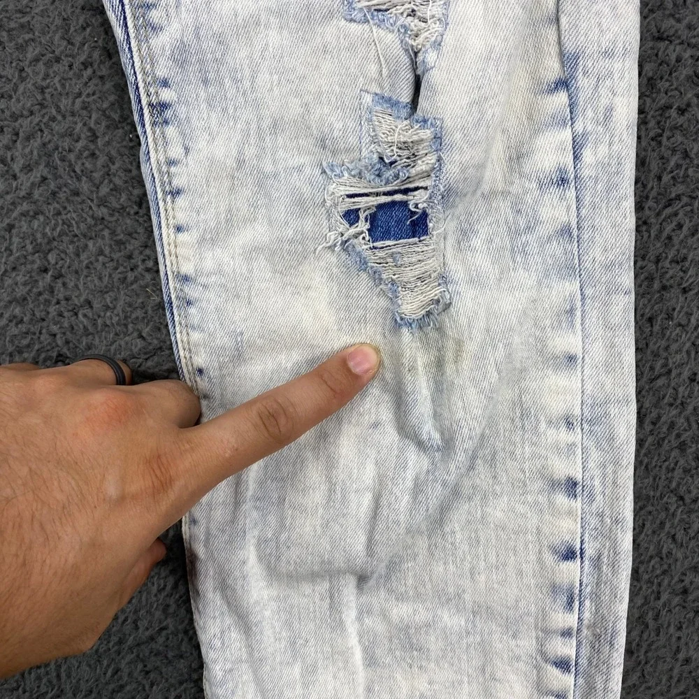 lei Juniors Size 11 Light Wash Distressed Ripped‎ Denim Jeans Button Fly